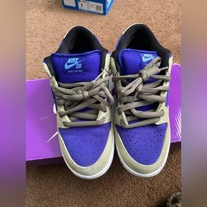 Boys nike dunks size 7